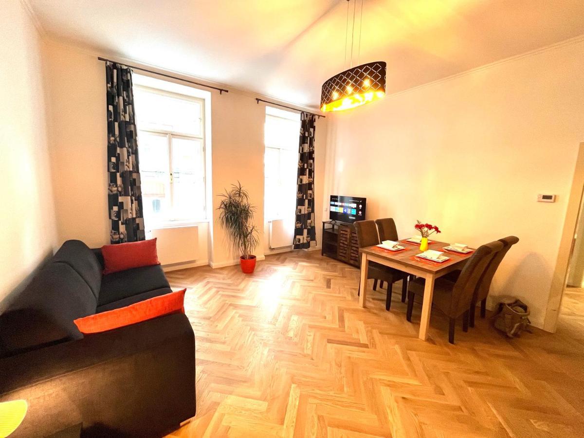 Apartment Cute Zborovska